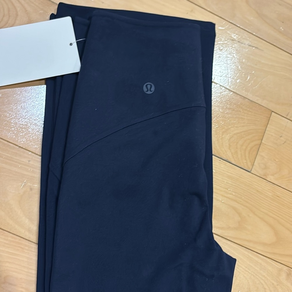 NWT Lululemon Smooth Fit Pull-On High-Rise Pant
Regular